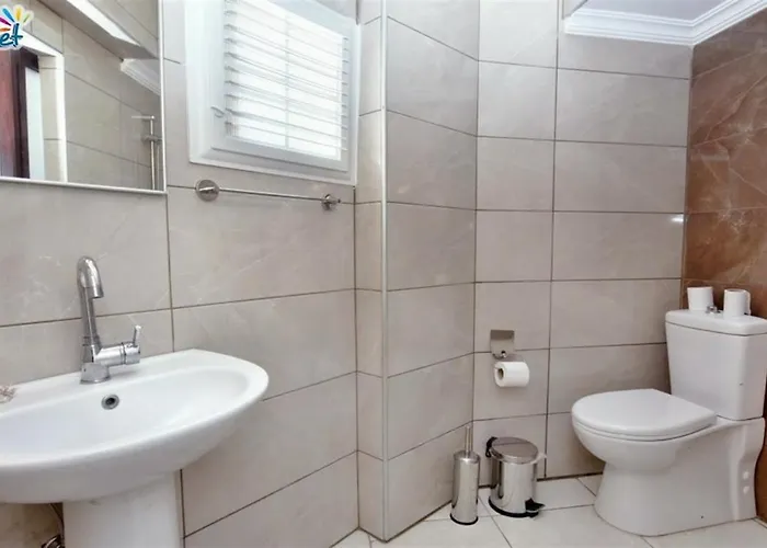 Ekin Hotel 2*