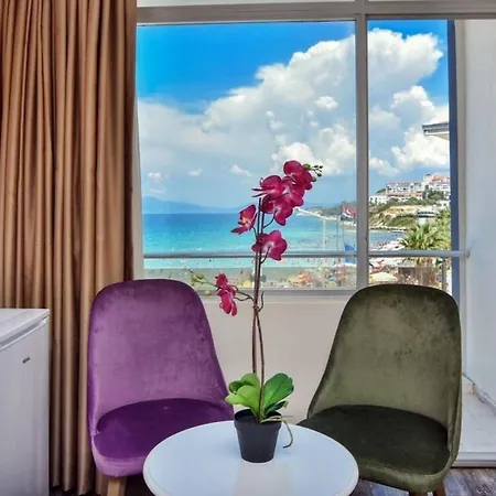 Ekin فندق كوشاداسيه