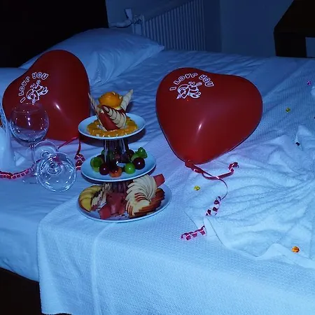 Ekin فندق كوشاداسيه